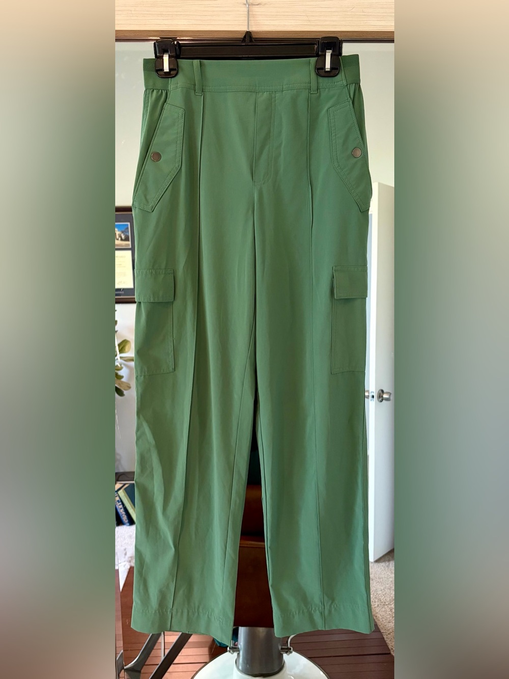 Athleta Vienna Cargo Pants Womens size 4 Green Stretch High Rise Straight Leg